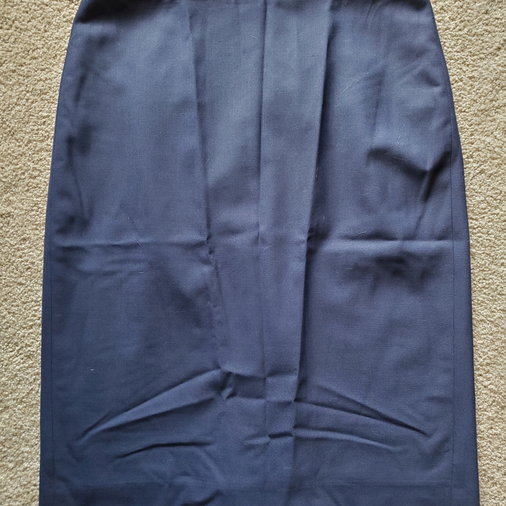 Anne Klein, navy blue, size 8, pencil skirt